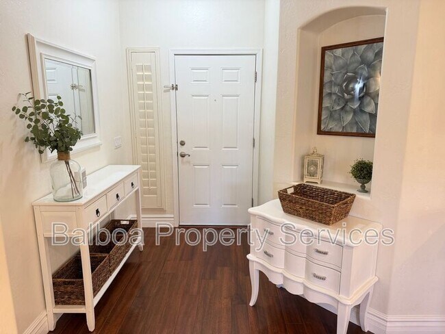 Building Photo - 4203 E Los Altos Rd