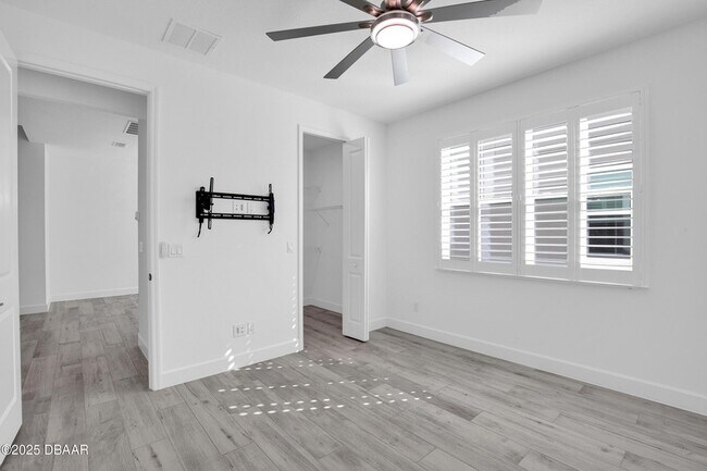 Building Photo - 207 Hang Loose Wy