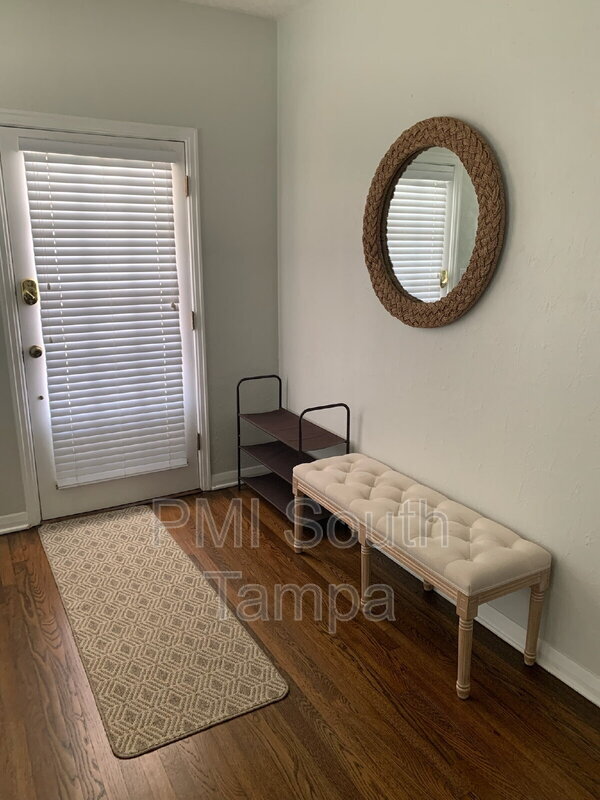 Building Photo - 701 S 26th St