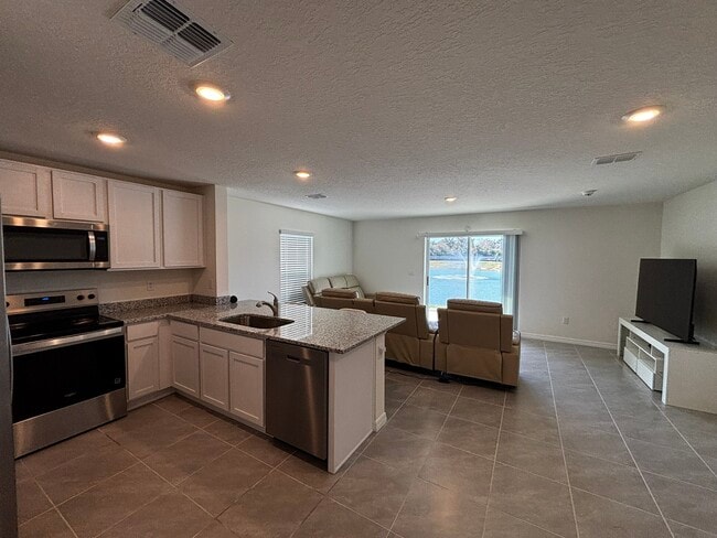 Building Photo - 520 US-1