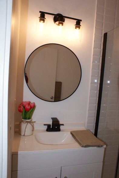 Building Photo - 7065 Aura Ave