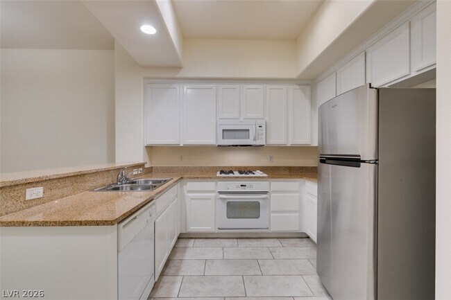 Building Photo - 38 E Serene Ave