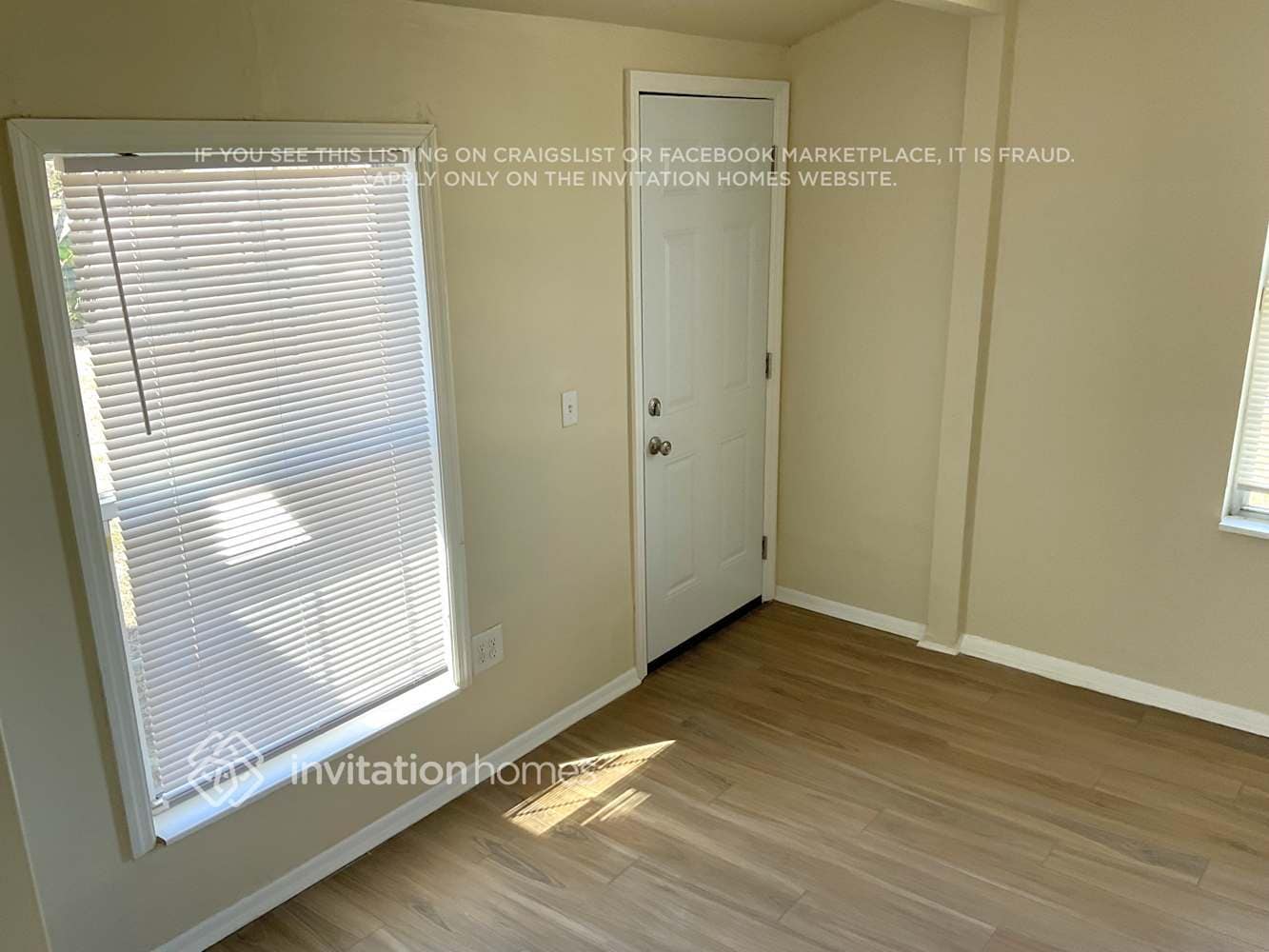 Building Photo - 806 Tappen Ct NE