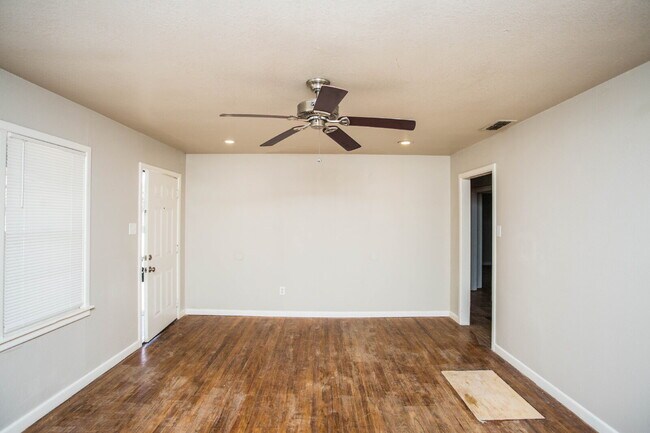 Building Photo - "Charming 4-Bedroom Home with Granite Touches & Gleaming Hardwood Floors in Lubbock!"