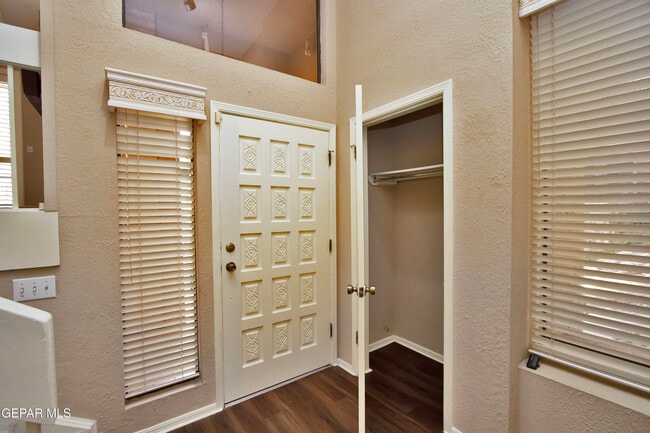 Building Photo - 5710 Mira Grande Dr