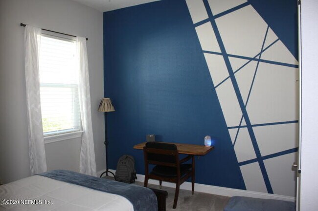 Building Photo - 805 Montague Dr