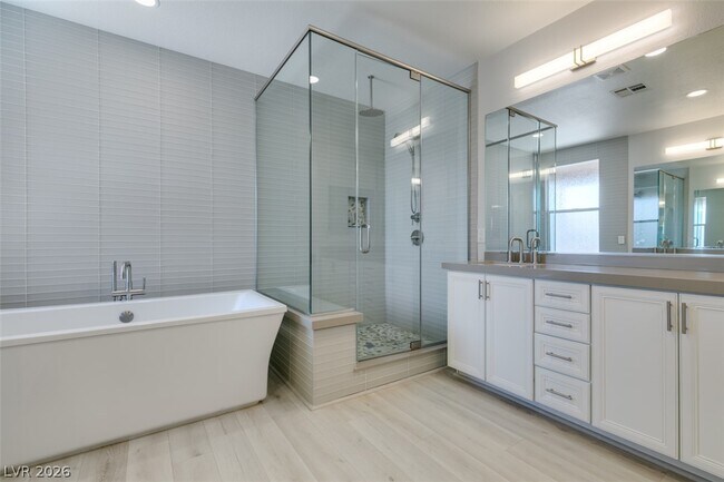 Building Photo - 11370 Merado Peak Dr