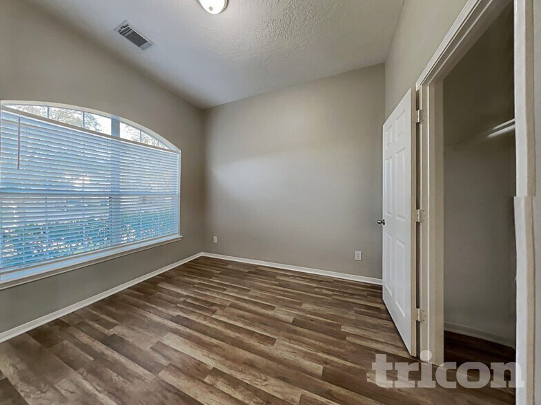 Building Photo - 315 Annatto Ln