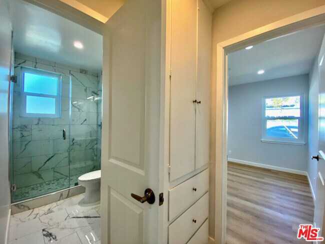 Building Photo - 11700 Dorothy St