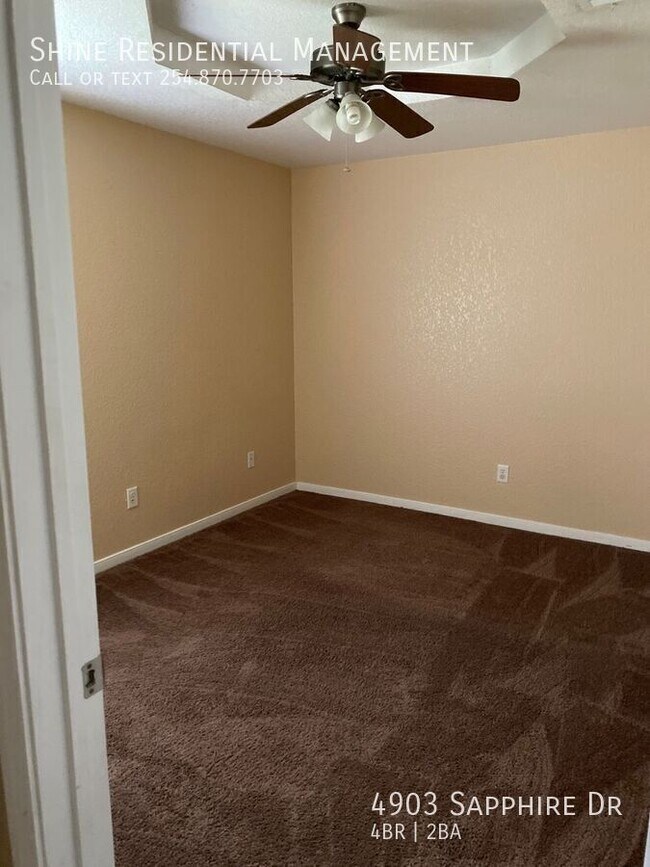 Building Photo - 4903 Sapphire Dr