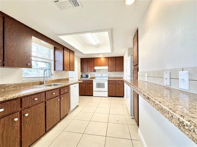 Building Photo - 132 S Bulova Dr
