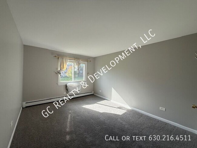 Building Photo - 735 Hill Dr