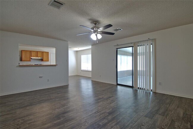 Building Photo - 1107 Thorn Creek Pl