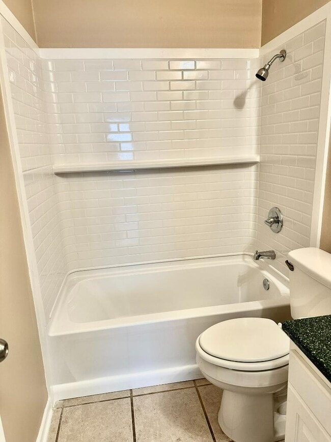 Building Photo - 305 N 40th Ave