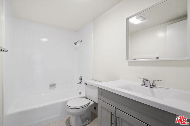 Building Photo - 10966 Rochester Ave