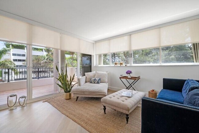 Building Photo - 6422 Collins Ave
