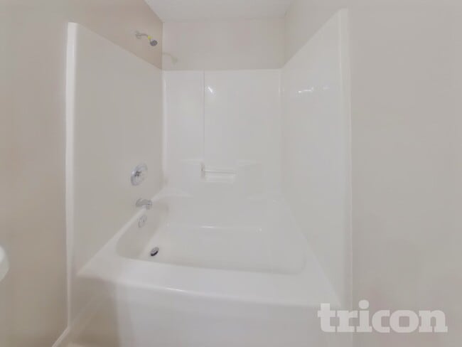 Building Photo - 2918 Brekonridge Centre Dr