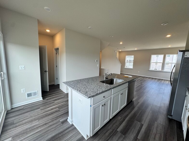 Building Photo - 101 Milburn Dr