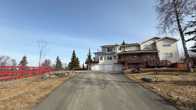 Building Photo - Country living on the Hillside of Anchorage!  (2) Bed, (1) Bath furnished unit!