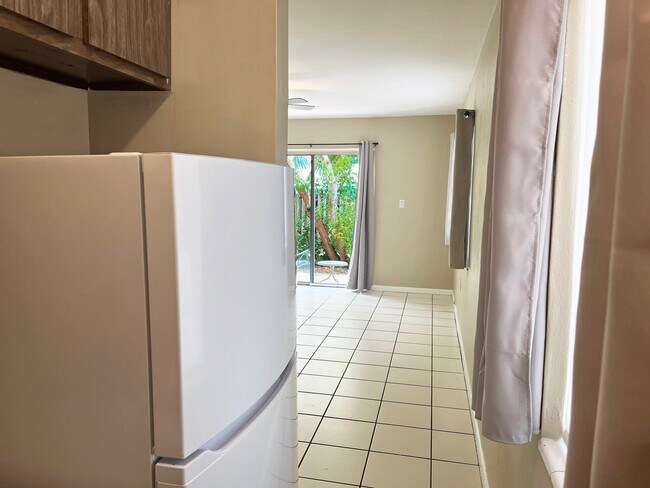 Looking into living room from kitchen - 419 Ocean Ave