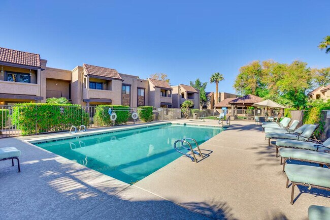 Building Photo - 5995 N 78th St