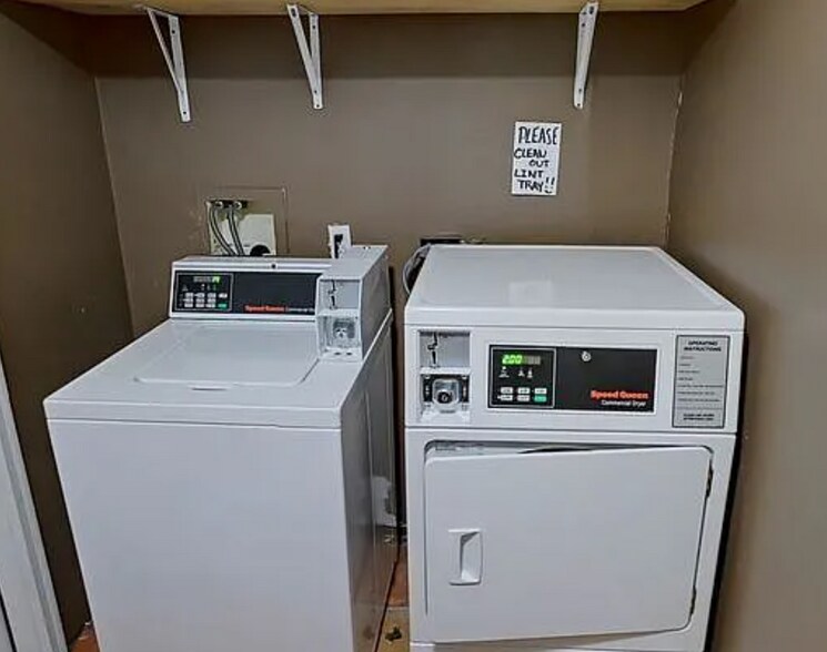 Building Photo - 40 Brainerd Rd