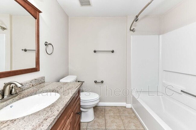 Building Photo - 1549 Twisted Oak Dr