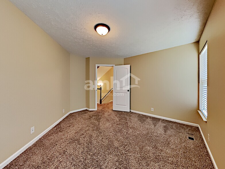 Building Photo - 4108 Meadow Green Dr