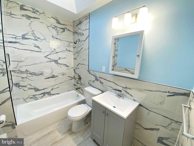 Building Photo - 4055 N 9th St