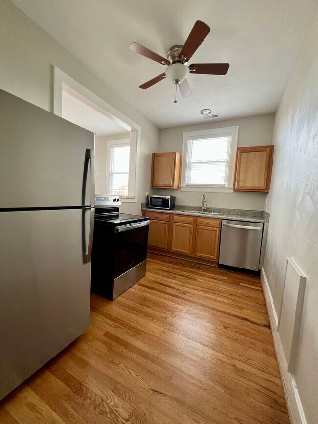 Building Photo - 1 Bedroom/1 Bath in the Historic District