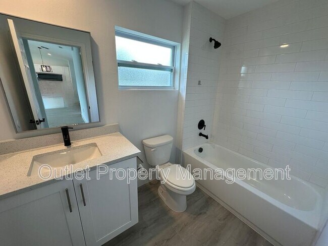Building Photo - 790 W Gaucho Cir