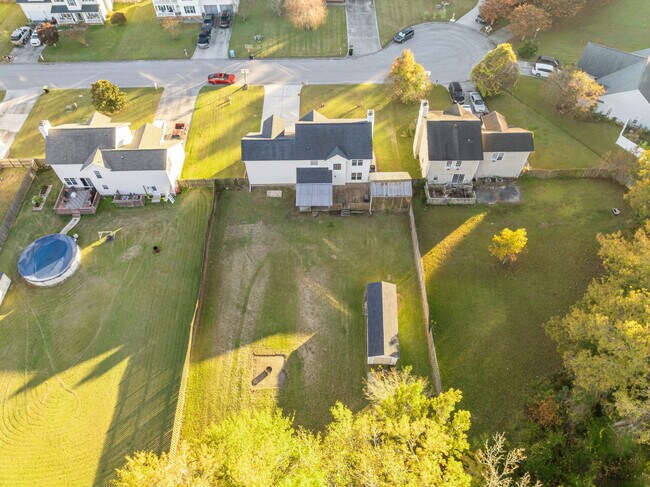 Building Photo - 200 Bridlewood Dr