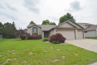 Building Photo - Bamber Ridge 4br home with fenced yard!
