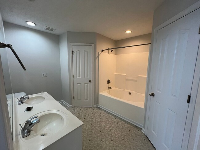 Building Photo - 1607 Galston Ct