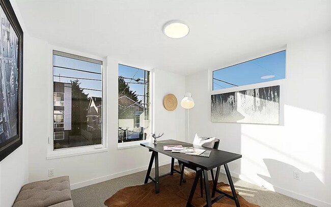 Building Photo - Modern 3B/2Ba Light & Bright Ballard Townhome!