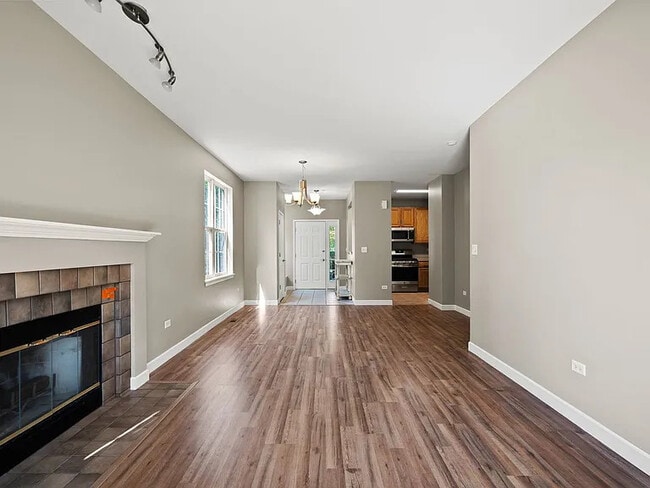 Building Photo - 2568 Golf Ridge Cir