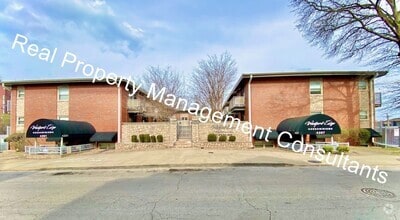 Building Photo - 2 Bedroom In Westport Rent Special