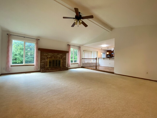 Building Photo - 23589 Hickory Grove Ln
