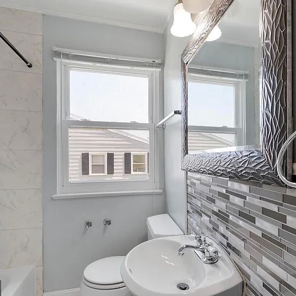 Building Photo - 8221 Tomlinson Ct