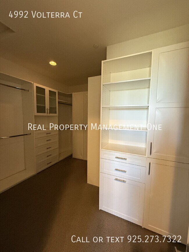 Building Photo - 4992 Volterra Ct