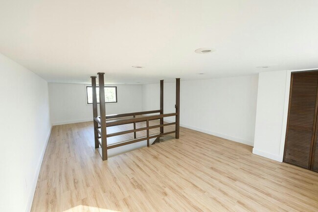 Building Photo - 5311 Wickliff St