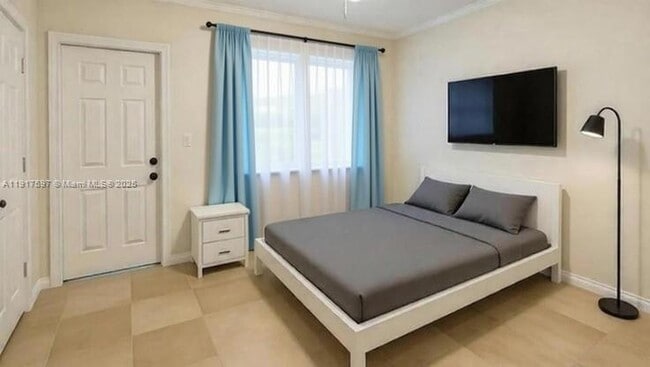 Building Photo - 1856 NE 46th St