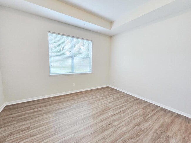 Building Photo - 12754 Garridan Ave