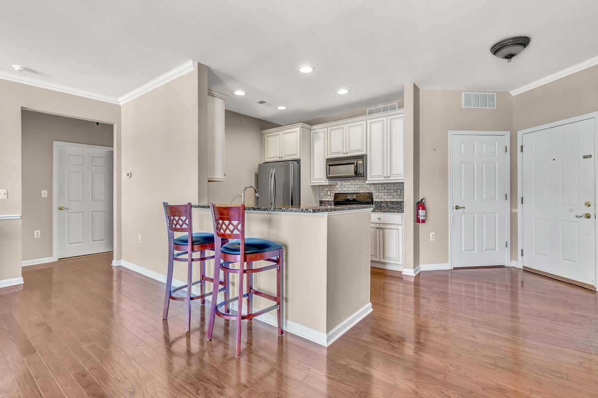 Building Photo - 632 Sophee Ln