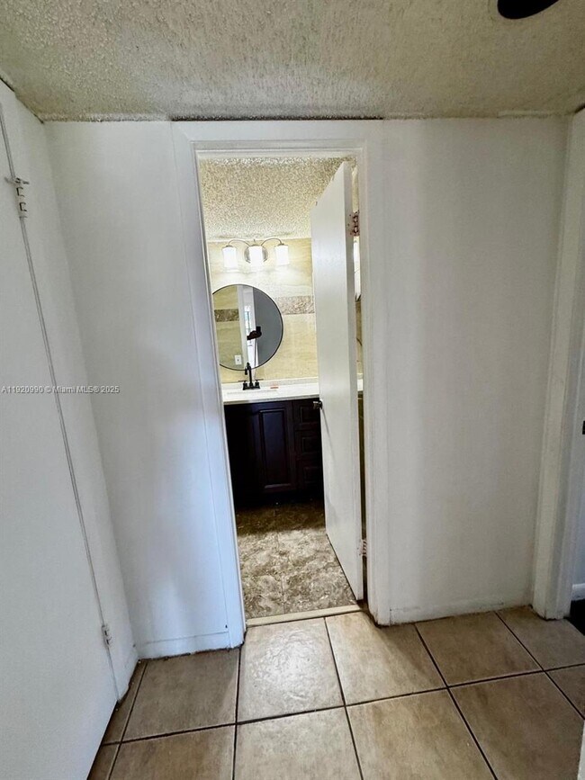 Building Photo - 4341 W McNab Rd