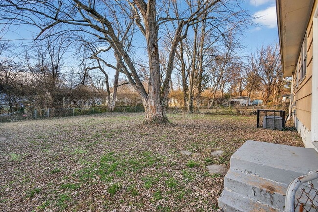 Building Photo - 9855 Medford Dr