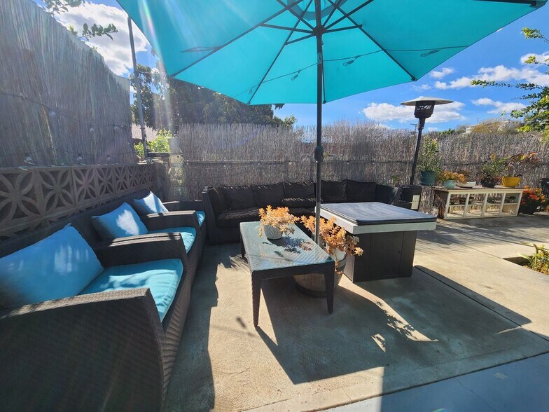 Building Photo - 2910 Lincoln Park Ave