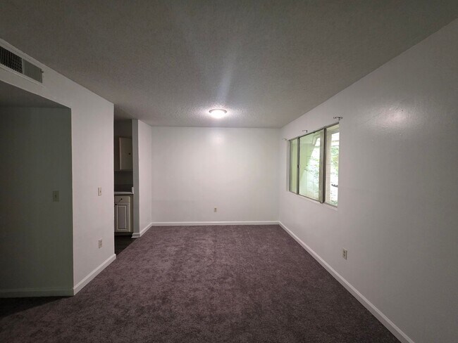 Building Photo - 1208 Bush River Rd
