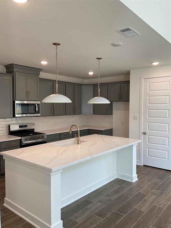 Building Photo - 7311 Blue Gentiana Ln