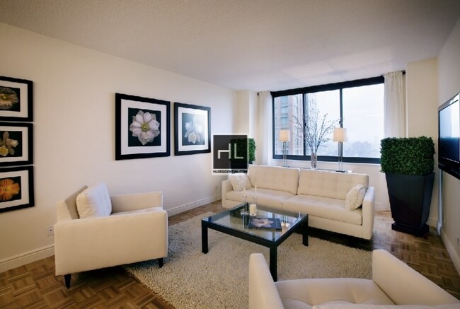 Primary Photo - East 95th Street